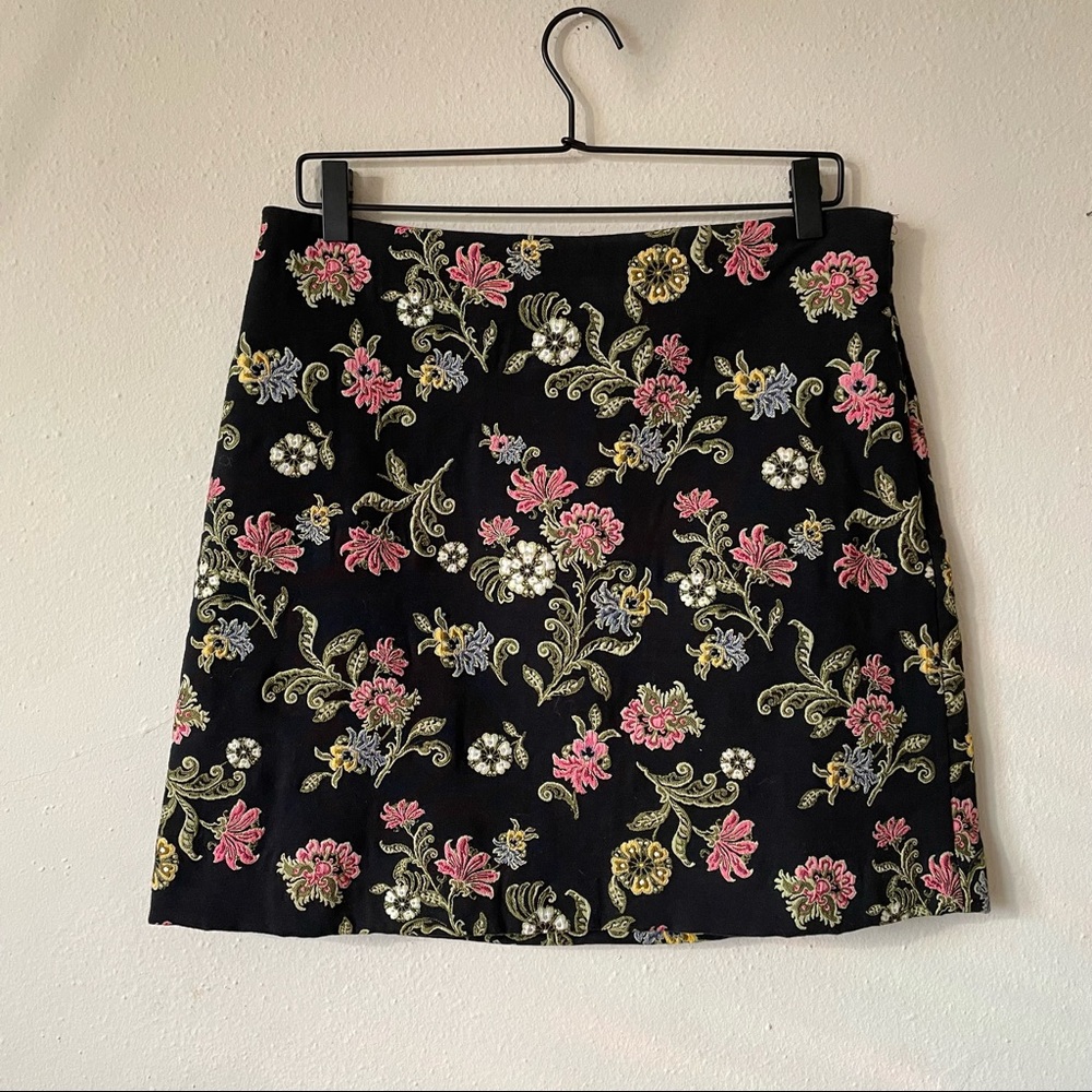 LOFT A-line mini skirt with floral pattern and slit in back